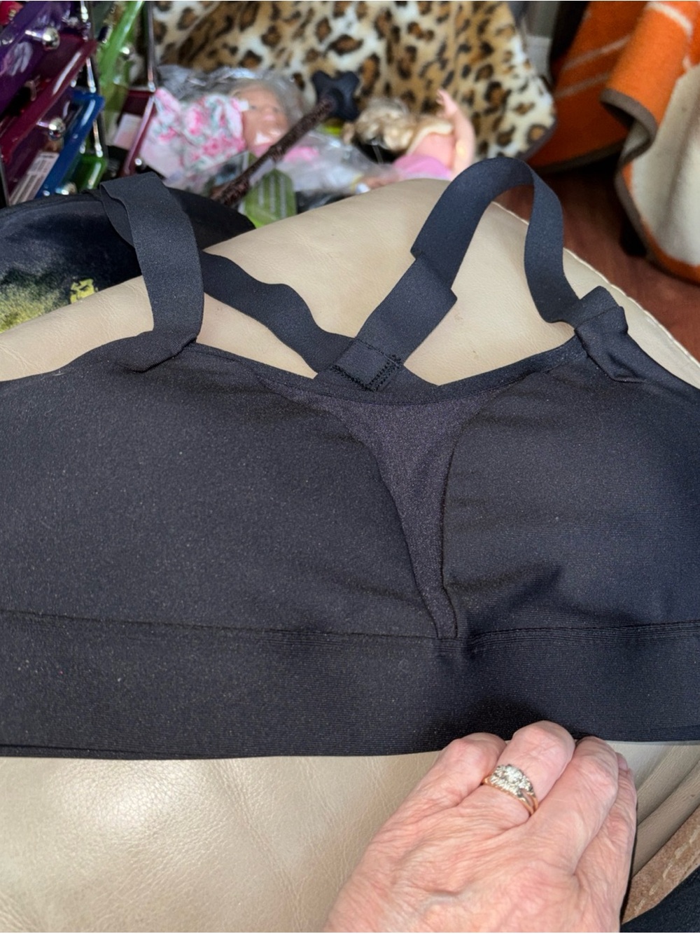 Under Armour  Black Seamless Removable Cups Cross Back Bra Size M